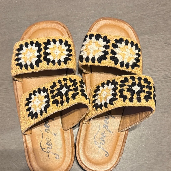 Free People Kids Crochet Strap Sandals - Black and Yellow - Picture 2 of 3